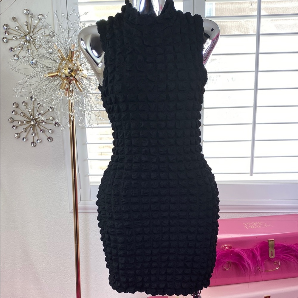Luxe Grid Textured Stretch Dress – Black